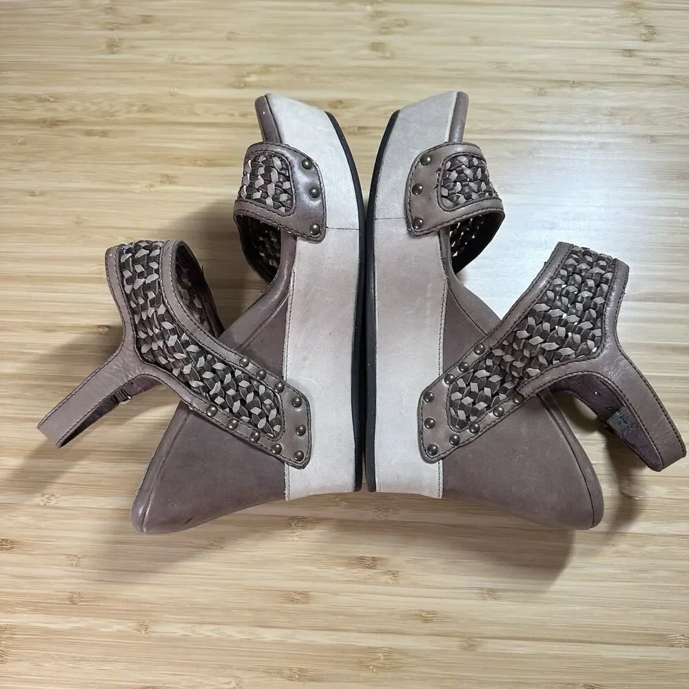 UGG Assia Leather Wedge Sandals Woven Casual Boho Studded Chocolate Brown Sz 6.5